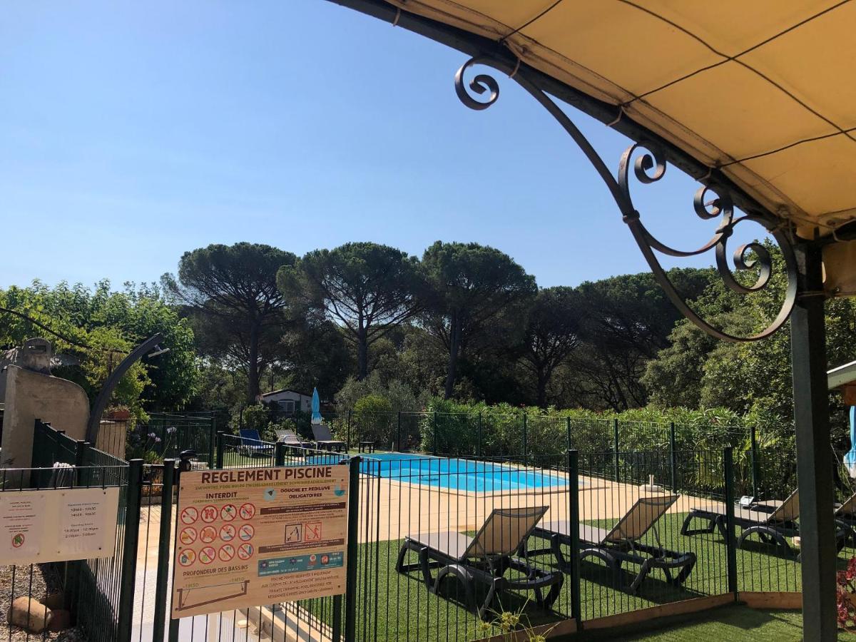 Camping De Parpaillon Roquebrune-sur-Argens Exterior photo